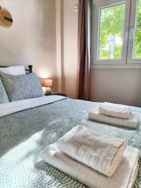 Harmony Apartment Near Metro Station